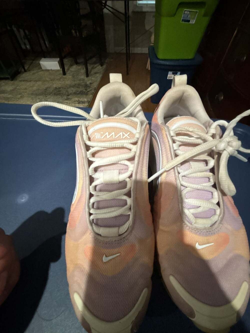 Nike Women's Air Max 720 Running Shoes Pink Coral